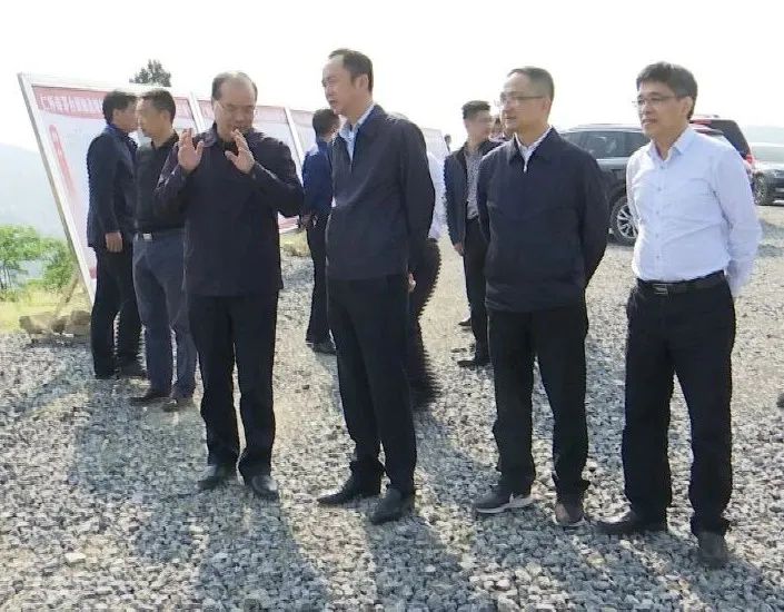 茅台集团调研我市有机高粱高标准种植示范基地建设情况(图1)
