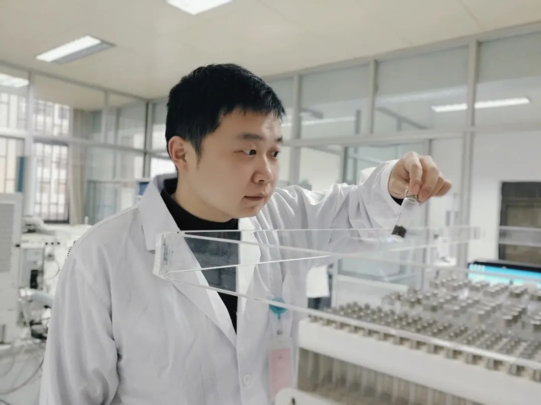 茅台集团一人入围贵州“改革奋斗者”现场评选名单(图4) 茅台集团一人入围贵州“改革奋斗者”现场评选名单(图4)