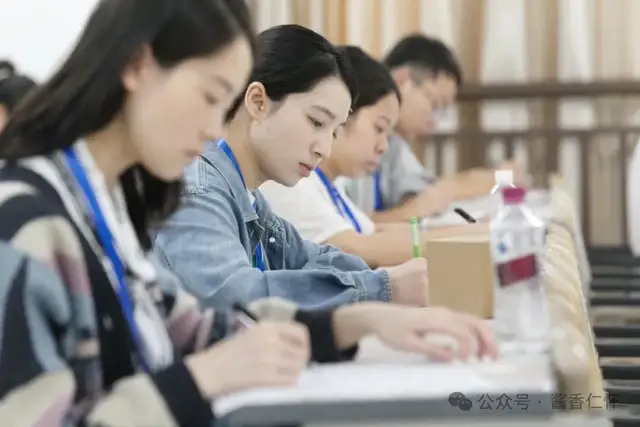 喜报!仁怀产区遴选的14名青年品酒师全员获聘“国评”(图2) 喜报!仁怀产区遴选的14名青年品酒师全员获聘“国评”(图2)